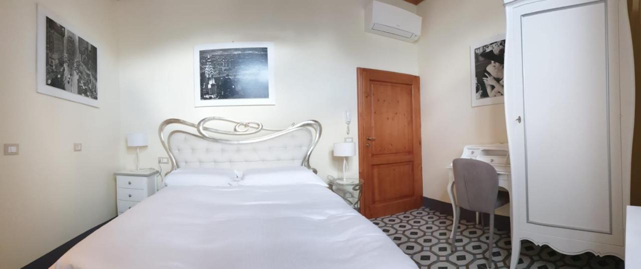 Villa Bruna 포지본시 외부 사진